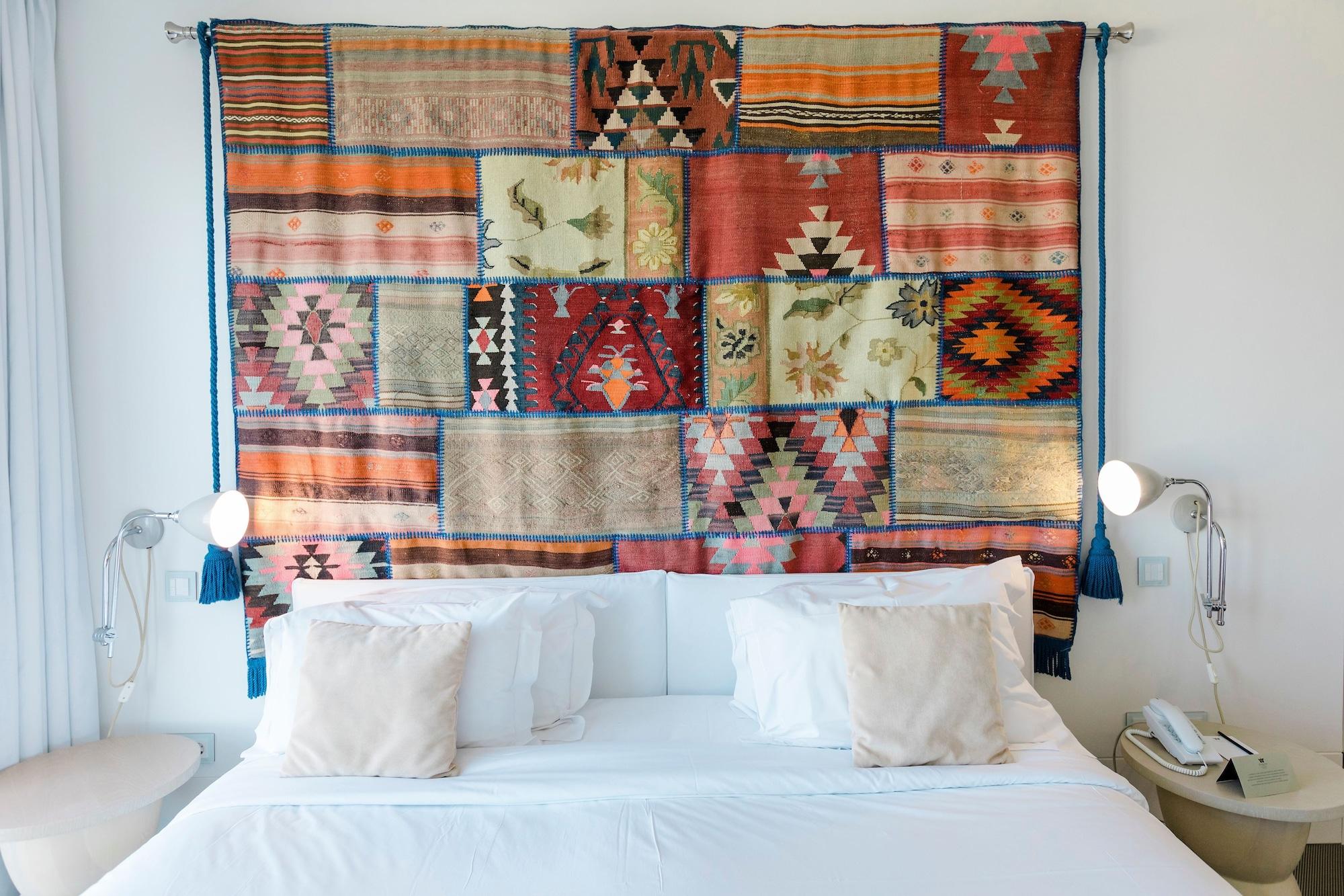 Evolutee Hotel Обідуш Екстер'єр фото A bed with a headboard