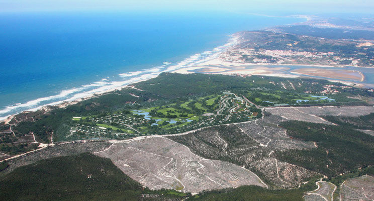 Evolutee Hotel Обідуш Екстер'єр фото Aerial view of the golf course